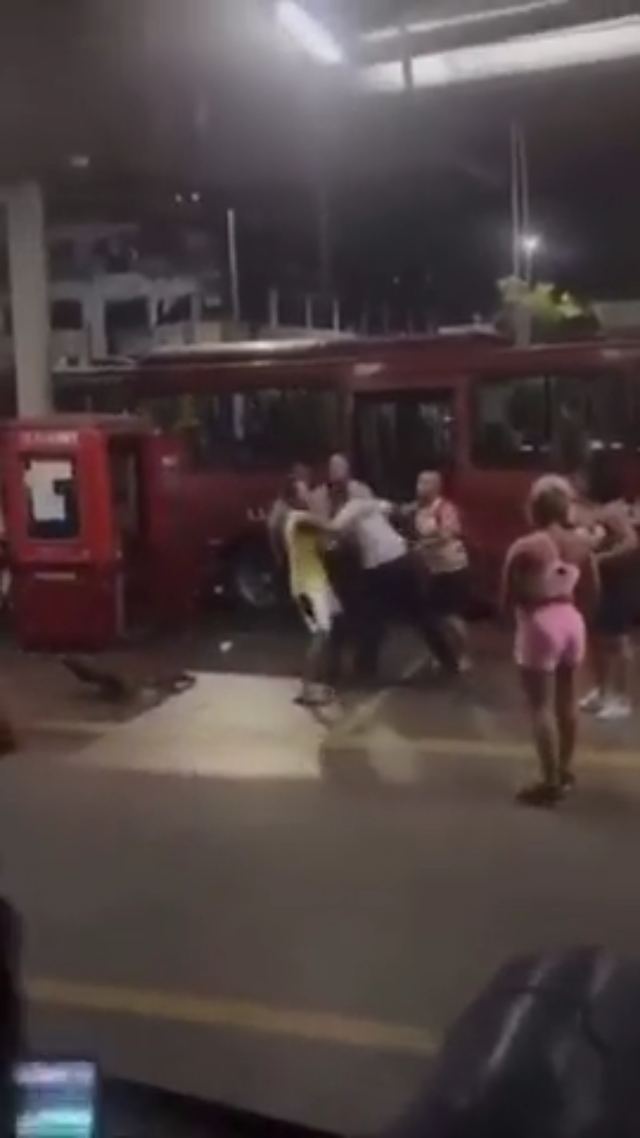 capoeira in street fight